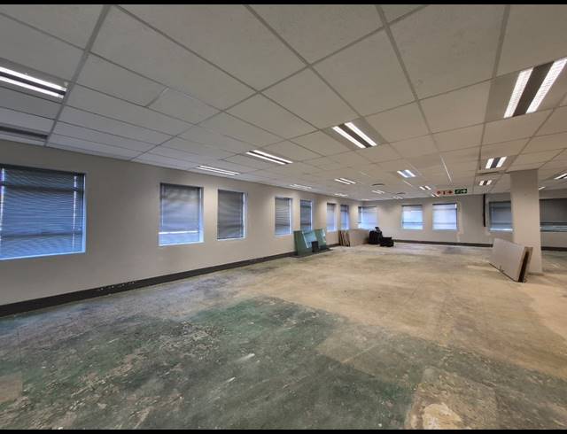 2,850M² OFFICE FOR SALE IN ILLOVO
